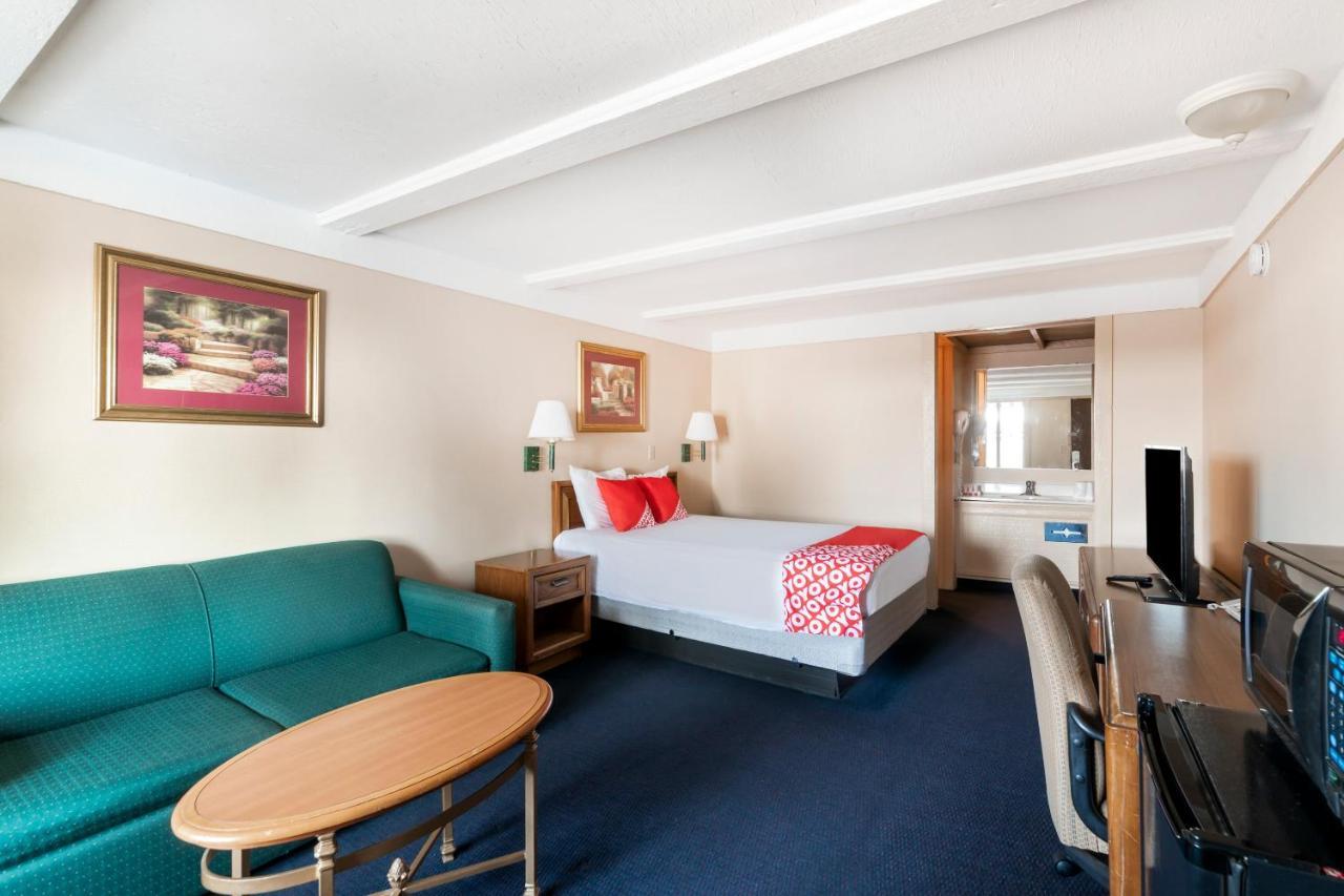 Oyo Hotel Wadsworth Oh I-76 Esterno foto