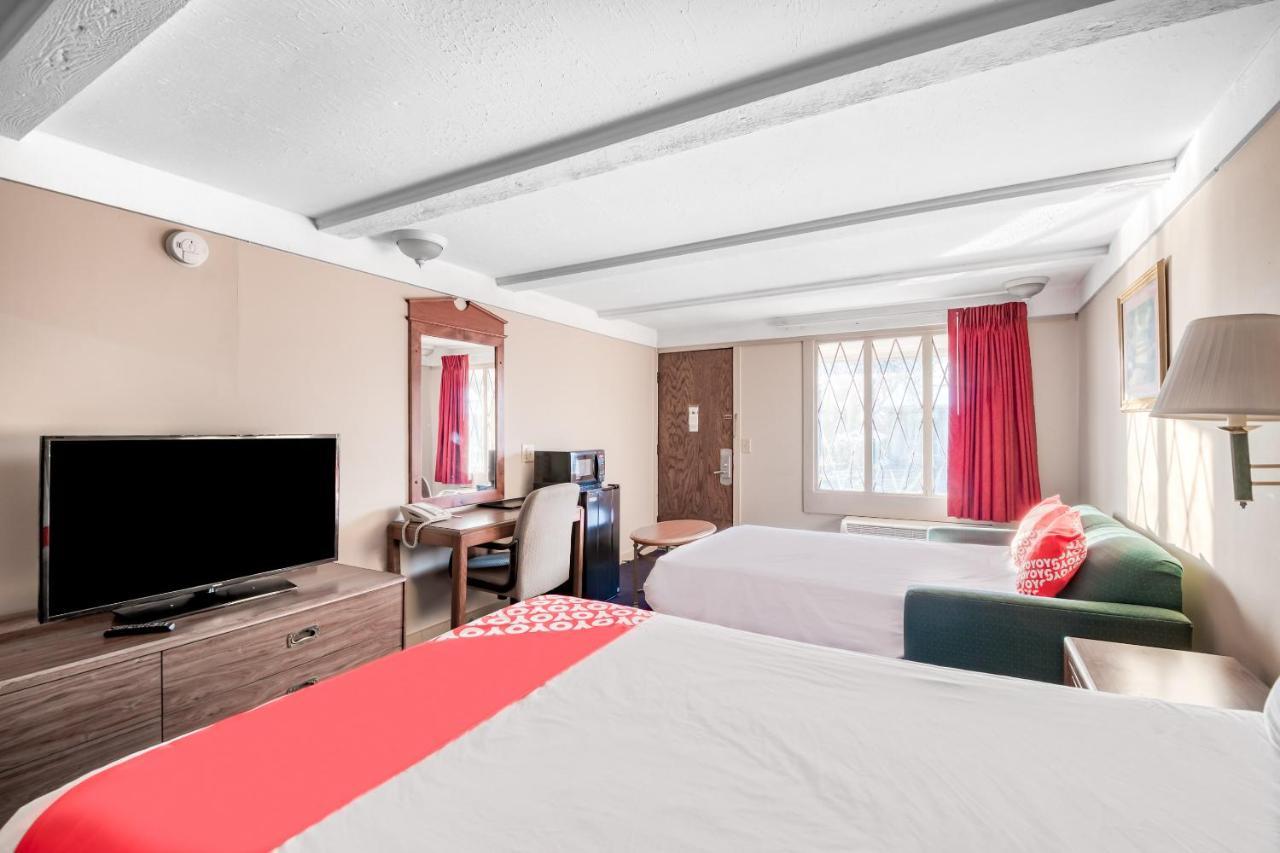 Oyo Hotel Wadsworth Oh I-76 Esterno foto